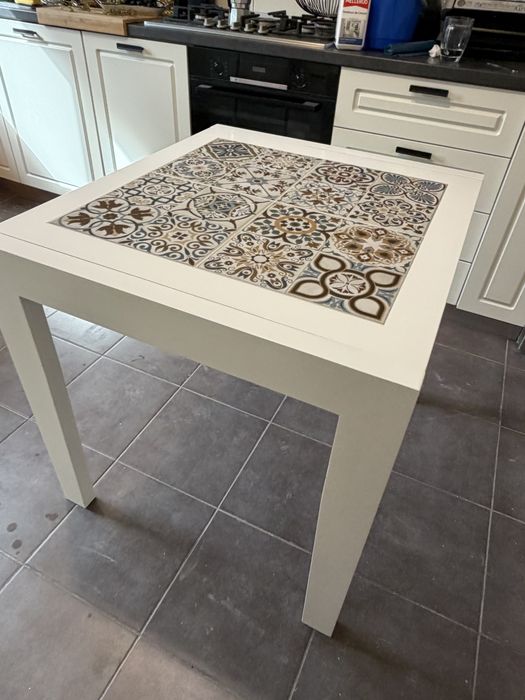 Masa extensibila si 4 scaune lemn masiv Mobexpert