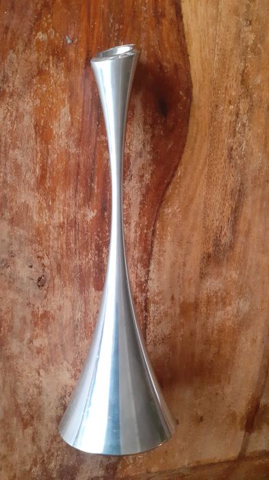 метален свещник дизайнерски, стабилен масивен хром метал, за 1 свещ