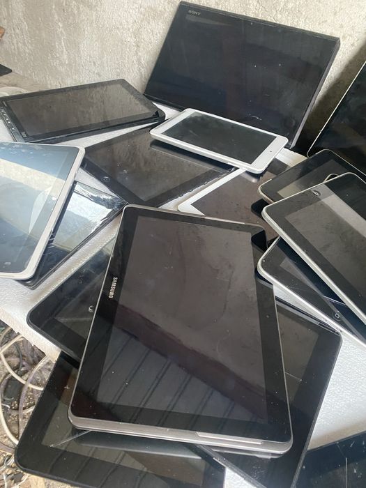 Lot tablete  piese samsung ipad …