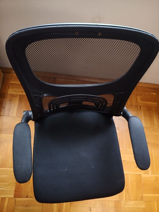 Офис стол, практически нов