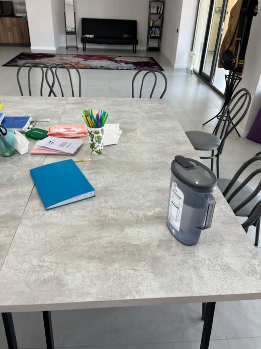 Срочно продам стол длина 2 метра