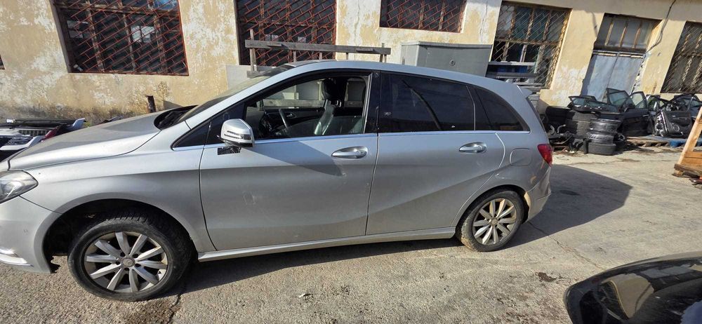 usa stanga spate goala Mercedes B-Class w246 1.8 CDI ,an 2012