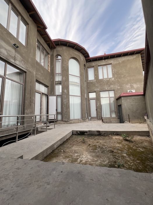 Srochna Uchaska sotiladi Komolon mahalada