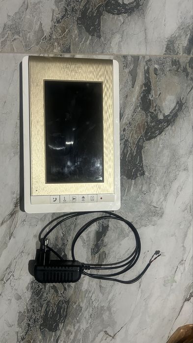 Домофон сатылады. Оте жаксы жагдайда. Багасы 25000 тг.