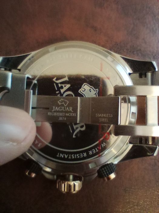 Часовник Jaguar Executive Diver J874