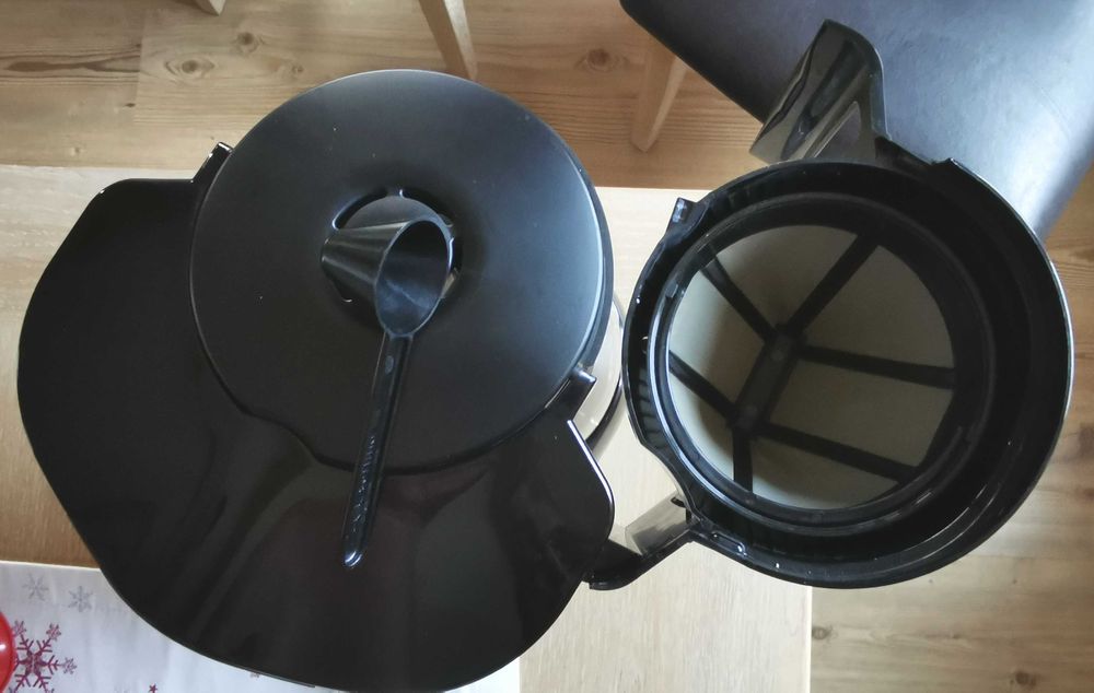 Cafetiera Philips HD7566/20 si doua cutii de filtre cadou