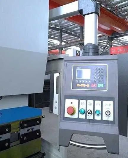 Листогибочные прессы E22