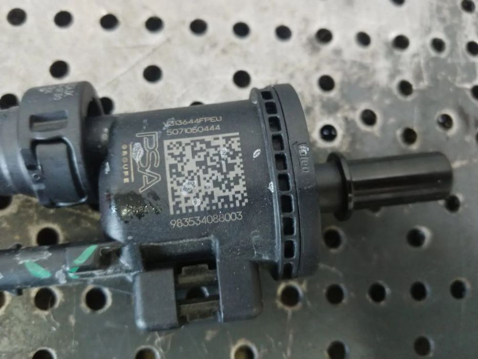senzor presiune combustibil 1.2b hn09 peugeot 208 983534088003