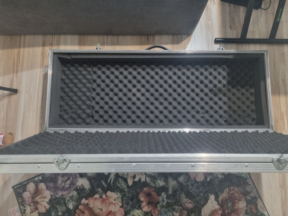 Vand case de korg kronus 61 clape  700 de lei pret fix