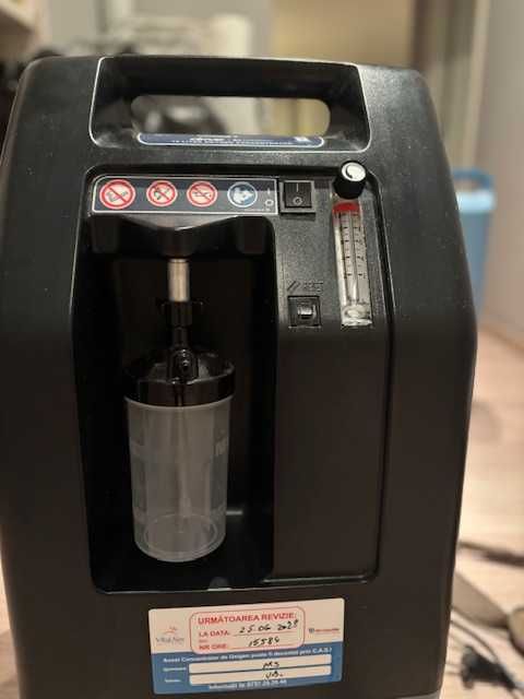 Concentrator de oxigen stationar DeVilbiss 1025KS de 10 litri/minut