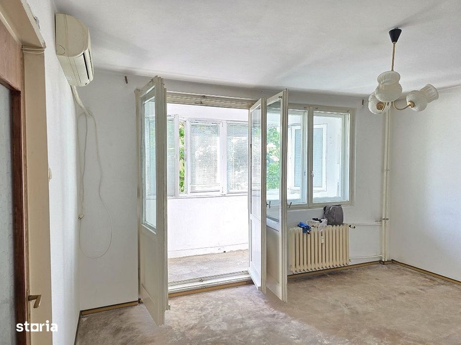 3 camere, 2 balcoane, 3 min metrou Gorjului. Zona verde.