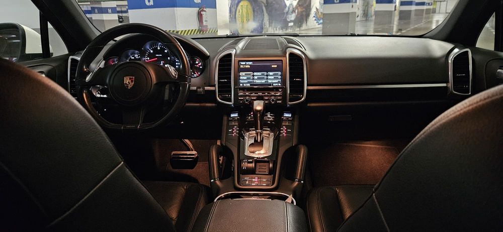 Vand Porsche Cayenne, 3.0 diesel, an 2013, Alb Perla 4x4, Ingrijit Acte la Zi