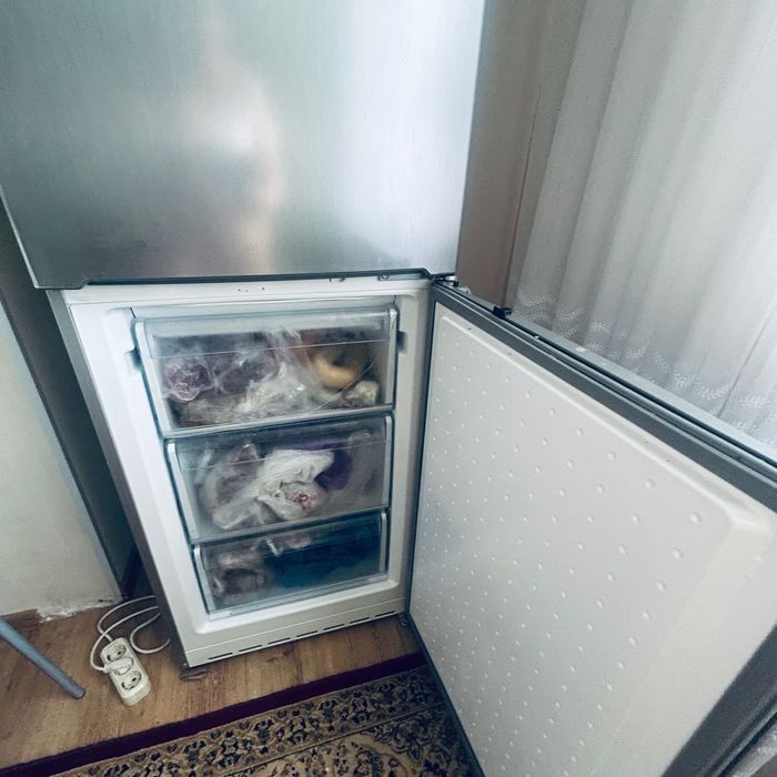 Продам холодильник