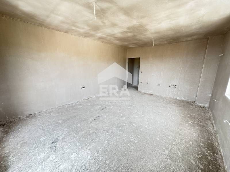 Продава се Двустаен апартамент в Варна, м-т Пчелина - 75 кв.м за 1667 €/кв.м - Снимка #3