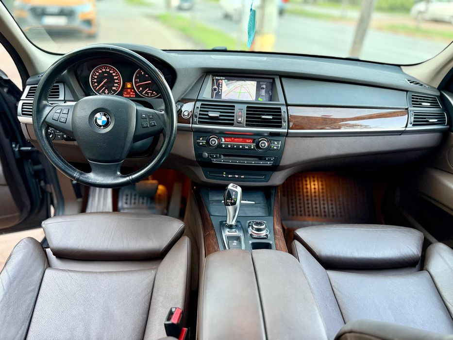 • Bmw X5 2012 Facelift Euro 5 / Extra full / Parc Auto / Rate •