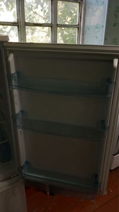 Xaladinik satiladi arzan bahada холадиник сатиладь арзан бахада