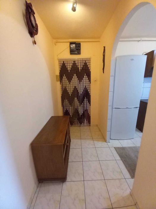 Inchiriez apartament semidecomandat-Calea Sagului