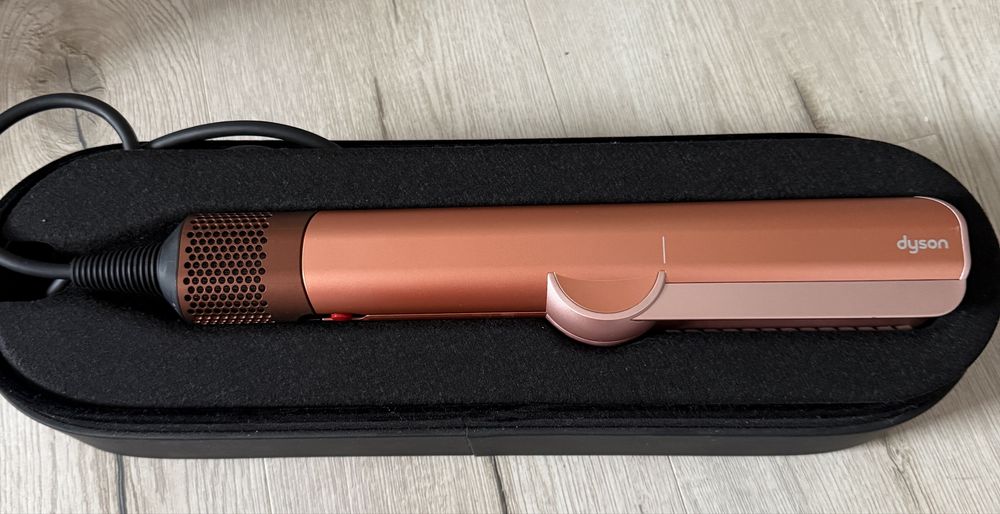 Aparat de indreptat parul Dyson Airstrait HT01 2in1
