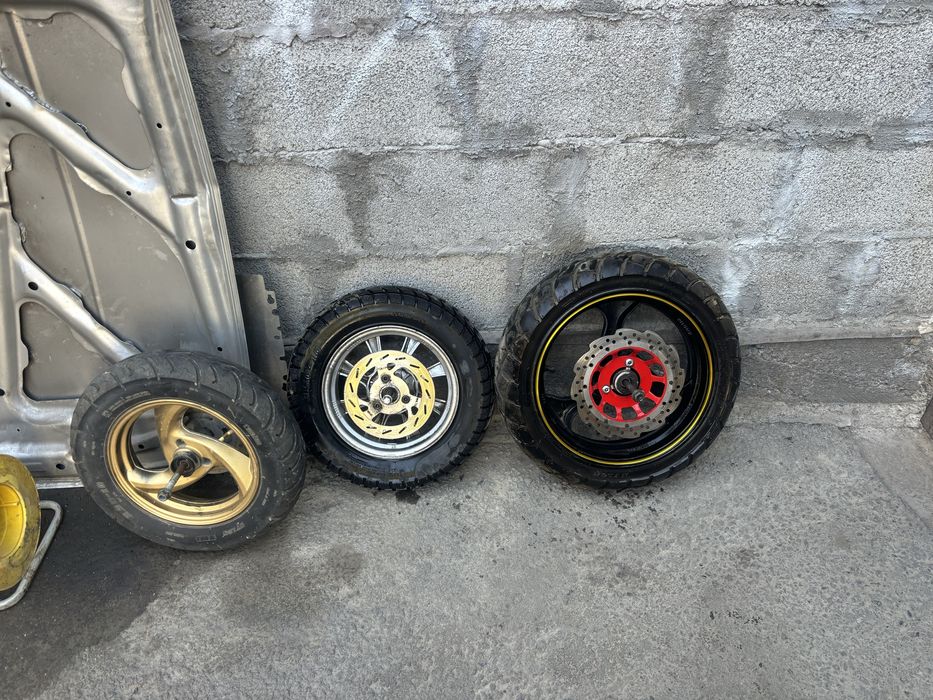 Продам колеса передние на мопед