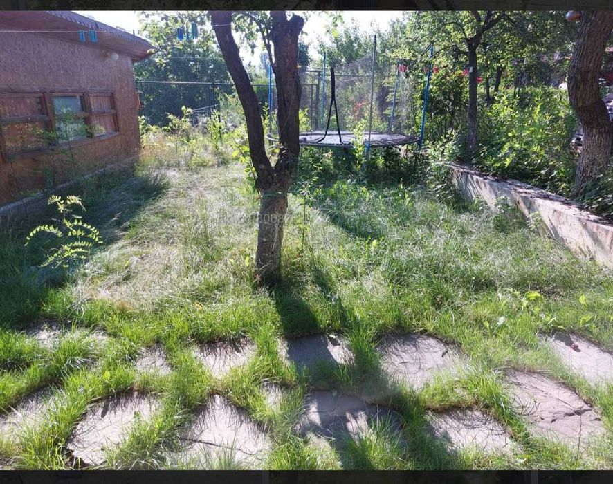 Поддръжка на тревни площи