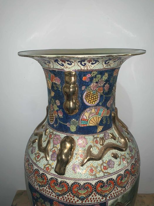 Vaza portelan cu tenta asiatica