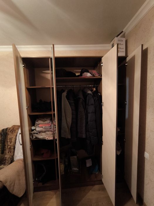 Шкаф большой для одежды