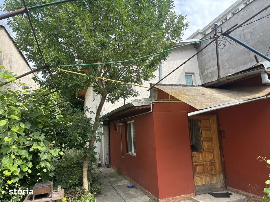 Casa Domeni, 2 minute de metrou