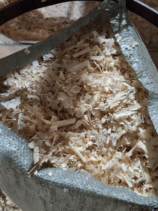 Продам опилки  стружка  сухие мешками