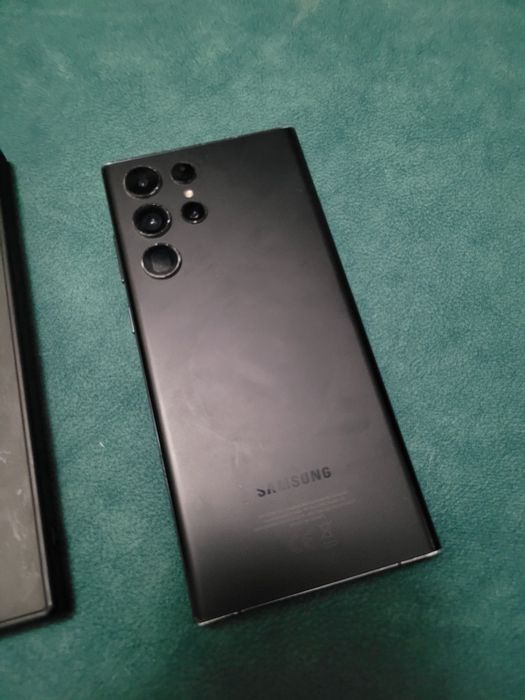 Продаю Samsung Galaxy S22 Ultra, версия 12/512 ГБ Snapdragon gen 1