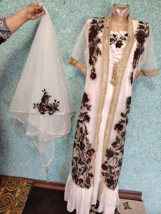 Kelinlar uchun Ansanbil sotiladi.