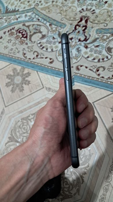 Продам iPhone 11