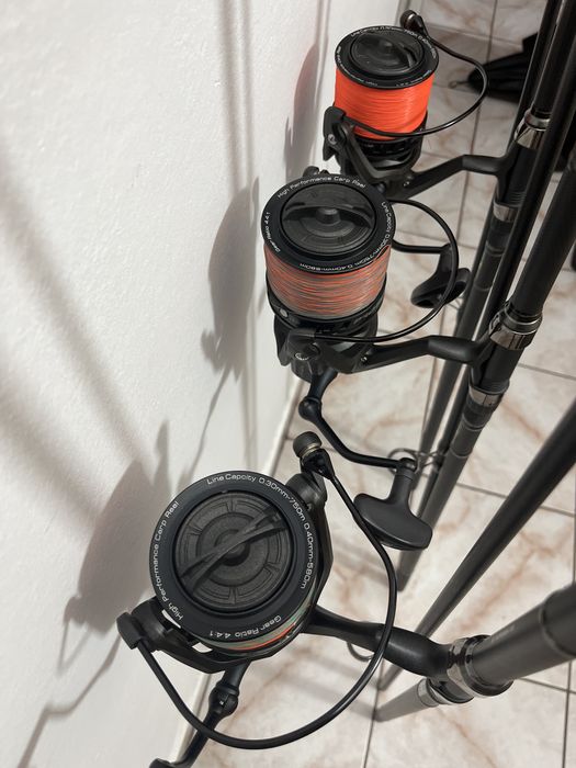 Vand 3 mulinete si 3 lansete