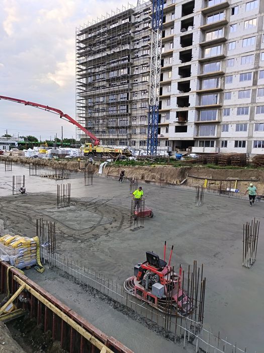 Turnare Beton finisat cu elicopter si Cuart, Pardoseli Industriale Elicopterizate, Beton Periat, Beton Elicopterizat, Sapa industriala
