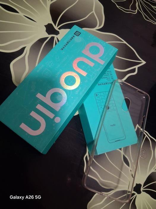 Продам телефон QIN F 22