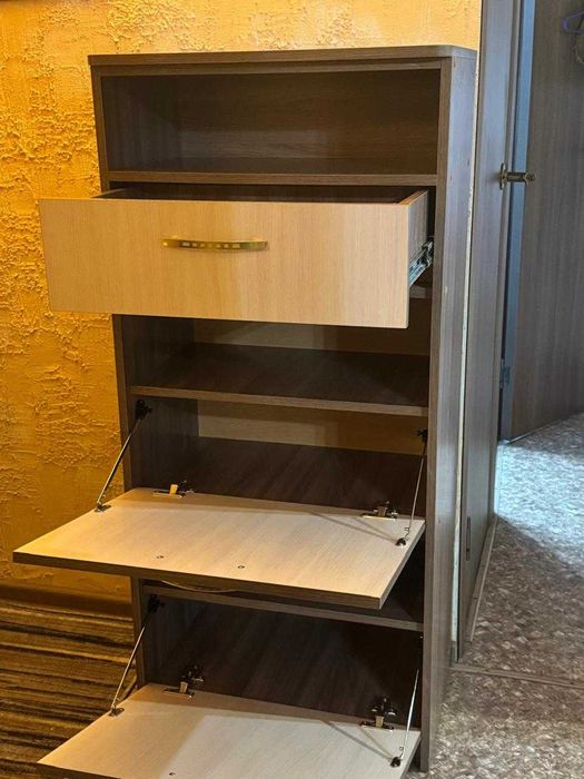 Продам  обувницу