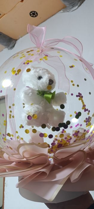 Бабл шар с подарком