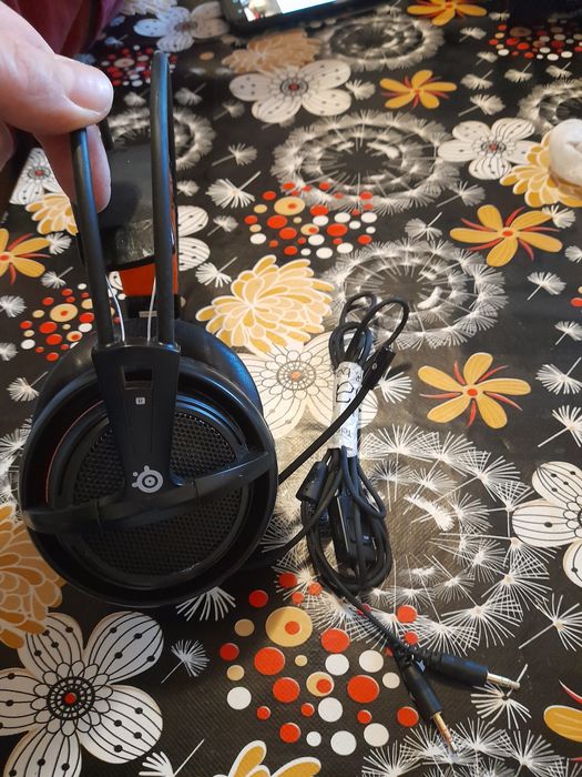 Căști gaming audio cu bass reflex diverse modele