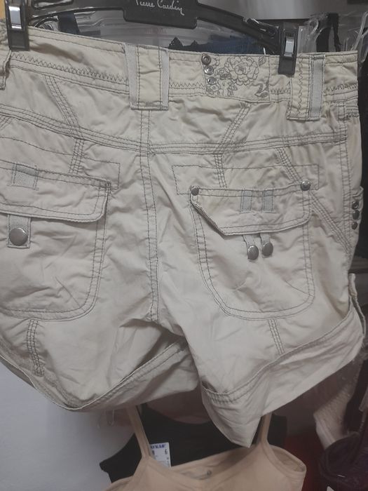Шорты белые стильные б/у разм42