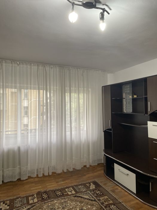 Inchiriez apartament cu o camera