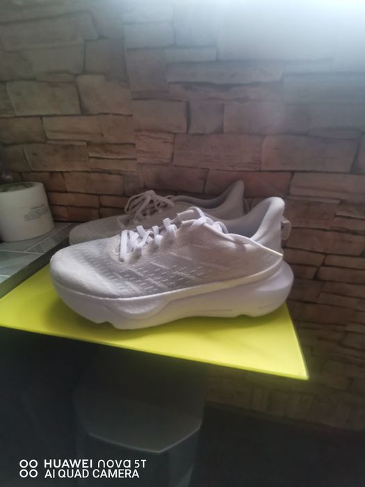 Adidasi under armour infinite pro breeze