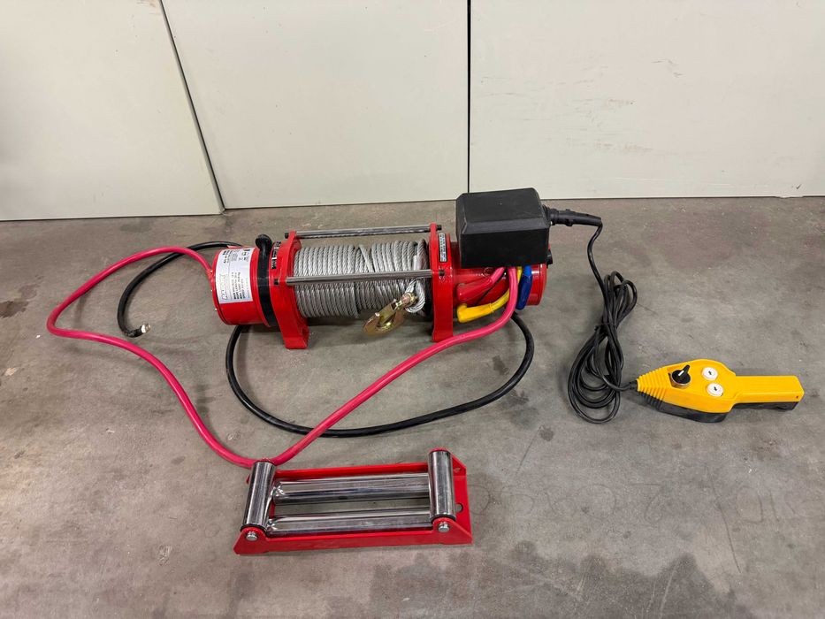 121608	Автолебедка 12V 3628kg с въже 29m RD-EW07