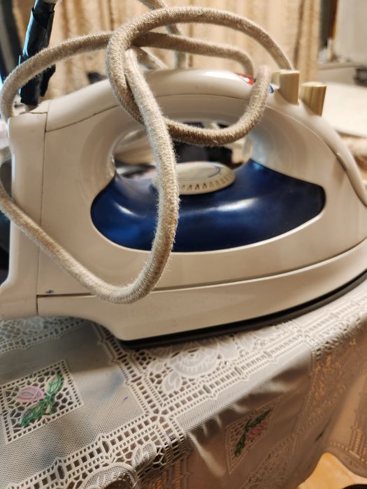 Утюг EMERALD 1800