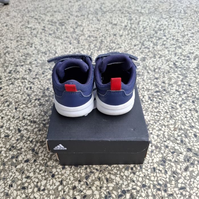 Детски маратонки  адидас.