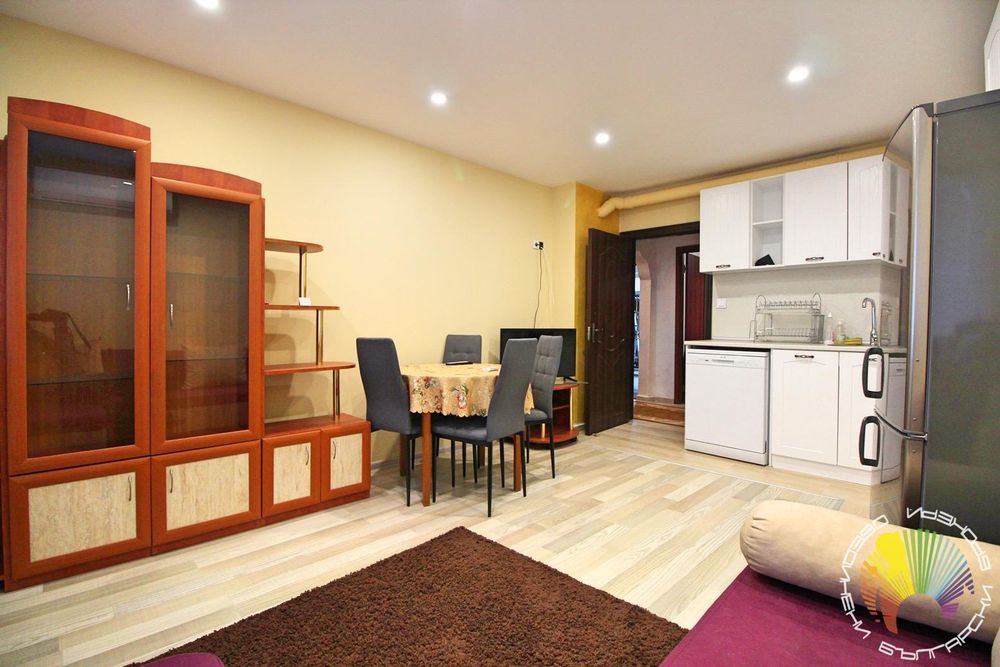 Дава се под наем Тристаен апартамент в Бургас, Братя Миладинови - 75 кв.м за 561 € - Снимка #3