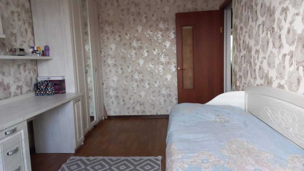 Продается 4-комн квартира Степной 1