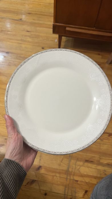 Продам тарелки новые