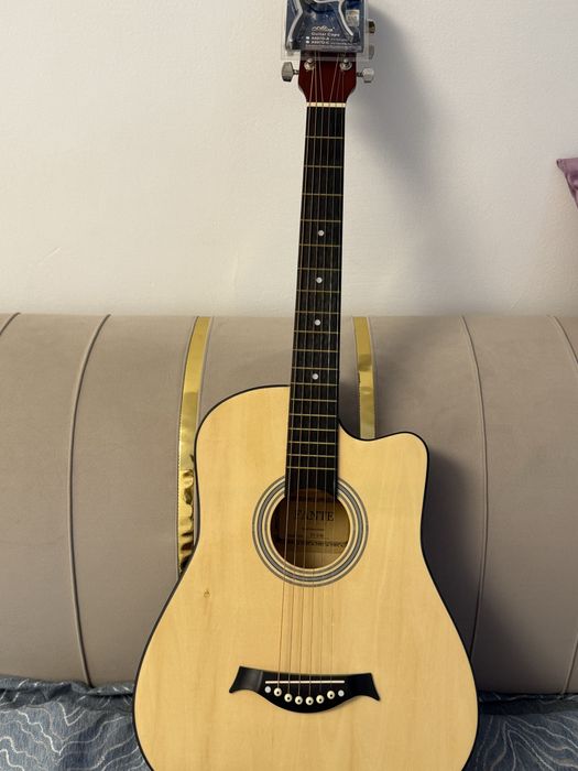 продам Гитару срочно