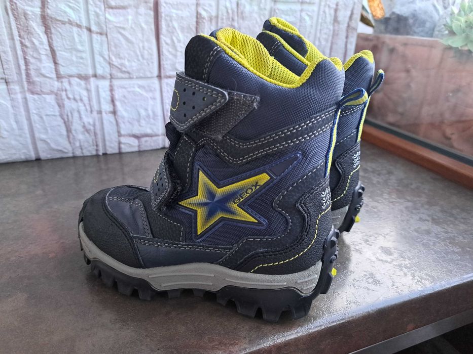 детски ботуши,зимни обувки,боти,апрески,Geox номер26 за момче,геокс