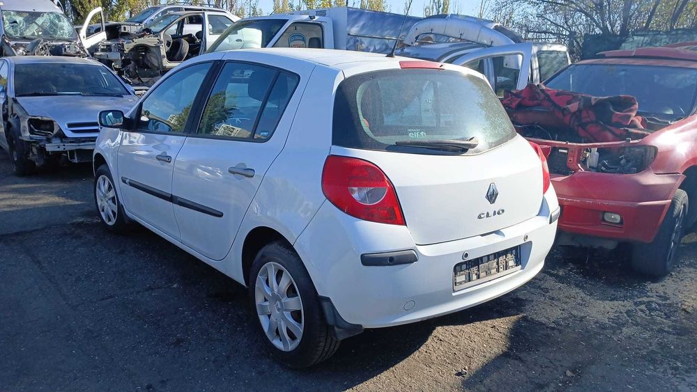 Dezmembrez Renault Clio 3-1.6 Benzina Din 2008 -Cutie Automata-K4M-C8