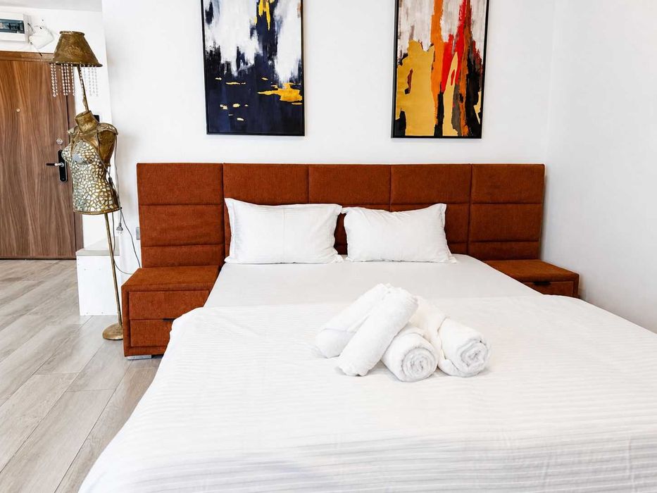Inchiriez apartament in complex cu piscina Mamaia Nord